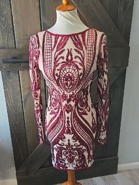 Windsor Burgundy and Cream Long Sleeve Mini Dress Small Medium